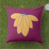 ワインに金色の花模様 アウトドアクッション (芝生)