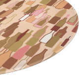 ワインのボトル、地球の色、明るいサンゴの背景 カッティングボード (角)