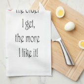 ワインは年齢のユーモアのあるなワインの発言と改良します キッチンタオル (四つ折り)