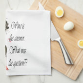 ワインは答えです-質問は何でしたか。か。 キッチンタオル (四つ折り)