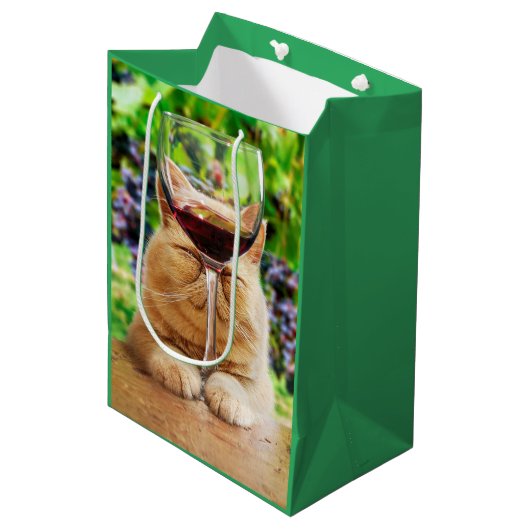 ワインをグラスに入れた猫 ミディアムペーパーバッグ (正面アングル)