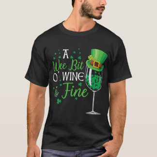 ワインを少し飲むSt patricks dayシャツワおもしろいイン Tシャツ