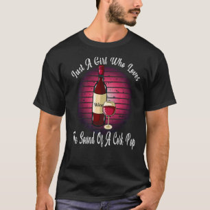 ワインを飲むのが大好きな女ポップ・アートのの子 Tシャツ