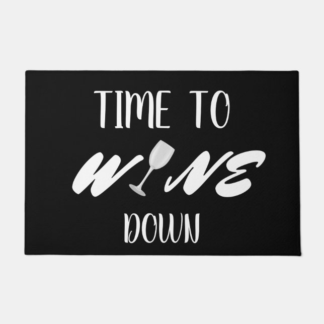 ワインを飲む時間 – おもしろい引用文 – 大人のユーモア ドアマット (正面)