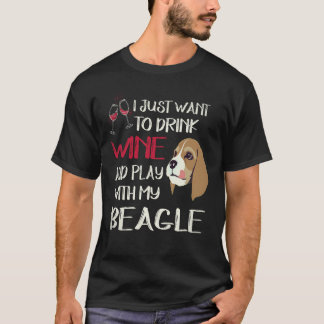 ワインを飲んで私のビーグルと遊ぼう 2 Tシャツ