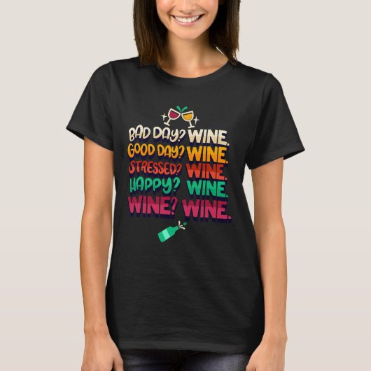 ワインアルコールを飲むユーモア Tシャツ (正面)