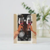 ワイングラスでカップルのトーストを閉じる ポストカード (スタンド正面)