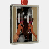 ワイングラスと焼くカップルのクローズアップ メタルオーナメント (右)