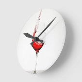 ワイングラスのスプラッシュ ラウンド壁時計 (傾斜)