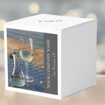 ワインショップ、バー、またはワイン用の白ワインの装飾