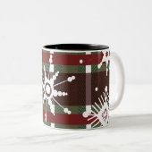 ワインセータープレイドイニシャルスノーフレーククリスマス ツートーンマグカップ (正面右)