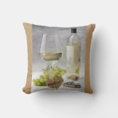 ワインソムリエつる植物恋人ボトルグレープデザイン クッション (正面)