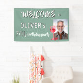 ワインボトルと赤ワイングラス 70歳の誕生日パーティーの写真 横断幕 (インサイチュ)