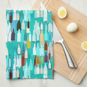 ワインボトル、数々の色、ターコイズ背景 キッチンタオル (四つ折り)
