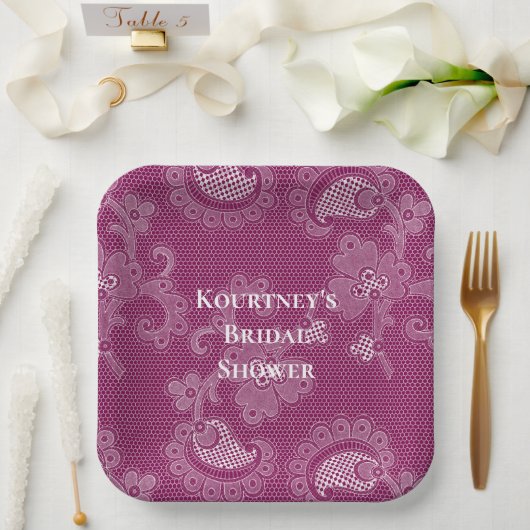 ワインボルドー色の白レース花飾り ブライダルシャワー ペーパープレート (ウェディング)