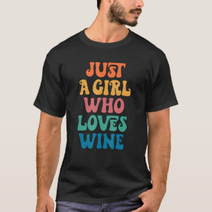 ワインメーカーのワインファンダムが大好きな女の子 Tシャツ