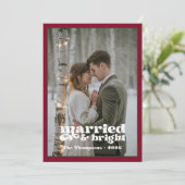 ワインレッドとフォレストグリーンの新婚夫婦のクリスマス シーズンカード (スタンド正面)