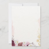 ワインレッドのブッシュピンクの花模様に金の縁取りのウェディングドレス 招待状 (裏面)