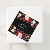 ワインレッドのマルサラとソフトなバラの花 - ブラック フェイバータグ (インサイチュ)