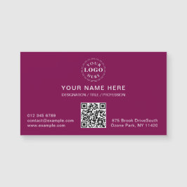 ワインレッドの磁気カード（お客様の情報入り）