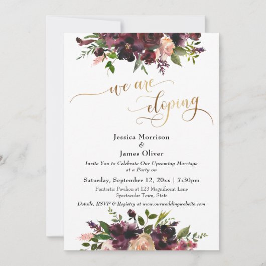 ワインレッドの花とゴールドのエレガントなデザイン 私たちは秘密結婚します 招待状 (正面)