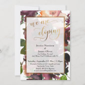 ワインレッドの花と金の洗礼を受けた 私たちはこっそり結婚する 招待状 (正面)