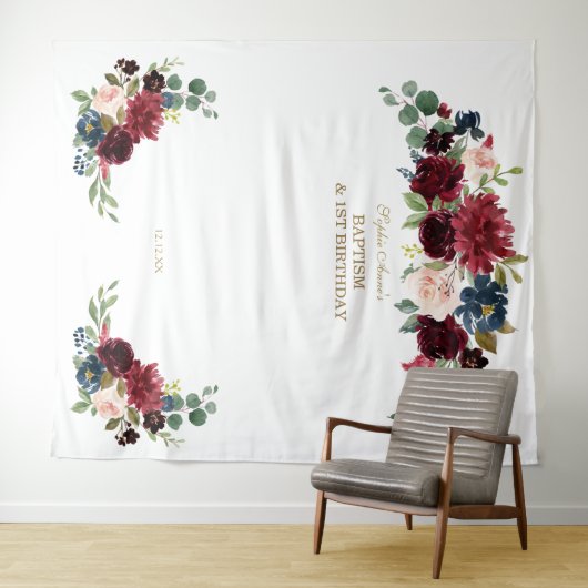 ワインレッドの花の1歳誕生日と洗礼フォトブース タペストリー (インサイチュ(横))