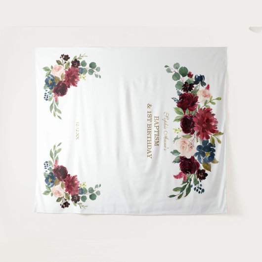 ワインレッドの花の1歳誕生日と洗礼フォトブース タペストリー (正面(横))