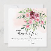 ワインレッドの花を飾ったエレガントなブライダルシャワーデザイン サンキューカード (正面)