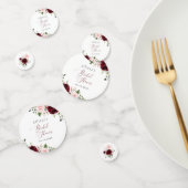 ワインレッドの花、ピンクの花、結婚前のお祝いパーティー コンフェッティ (グループ)