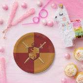 ワインレッド＆ゴールド ロイヤル ナイト グリフィン シールド パーティー ペーパープレート (パーティー)