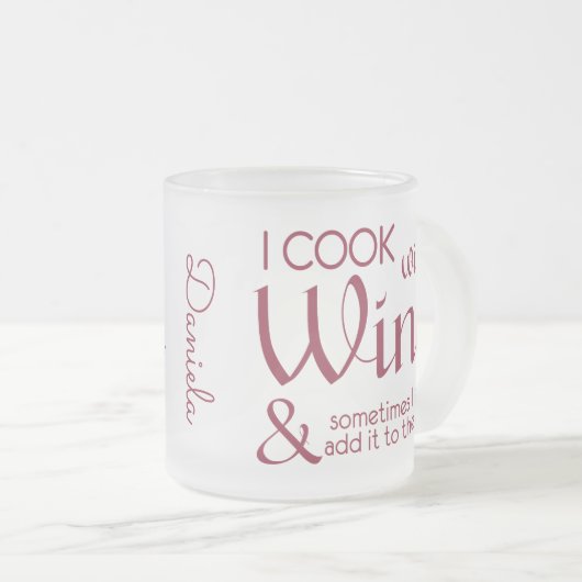 ワイン引用文名前をカスタムするマグ フロストグラスマグカップ (正面右)