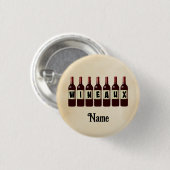 ワイン用レッドワインボトルが並びカスタマイズた 缶バッジ (正面&裏面)