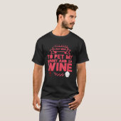 ワイン飲みバニー動物の男性の女性 Tシャツ (正面フル)