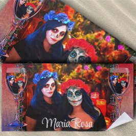 ワイン、カトリナス、花と蝋燭1718 ビーチタオル