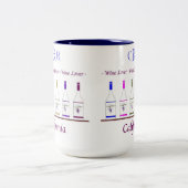 ワインLOVER_CALIFORNIA_MONOGRAM mug_6のボトル ツートーンマグカップ (中央)