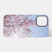 ワオの木のピンクの花を通り抜ける太陽の光線 iPhoneケース (裏面横)
