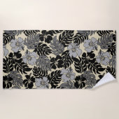 ワキニベイハワイアンハイビスカスフローラ – ブラック ビーチタオル (正面)