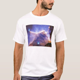 ワシの星雲(M16)の柱の詳細 Tシャツ
