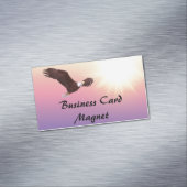 ワシの鳥の夕日は翼を空に飛ばして飛ぶ マグネット名刺 (インサイチュ)