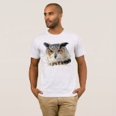 ワシミミズクの顔の描かれた肖像画 Tシャツ (正面フル)