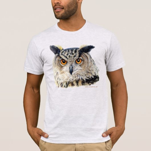ワシミミズクの顔の描かれた肖像画 Tシャツ (正面)