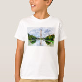 ワシントンモニュメントの水彩画とその反射 Tシャツ (正面)