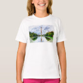 ワシントンモニュメントの水彩画とその反射 Tシャツ (正面)
