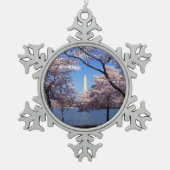 ワシントンモニュメントスルーさくらんぼ花 スノーフレークピューターオーナメント (正面)