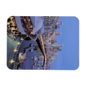 ワシントン州シアトルのDusk on Bell Harbor。 マグネット (横)