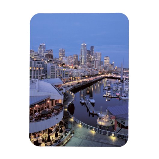 ワシントン州シアトルのDusk on Bell Harbor。 マグネット (縦)