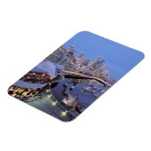 ワシントン州シアトルのDusk on Bell Harbor。 マグネット (左側)