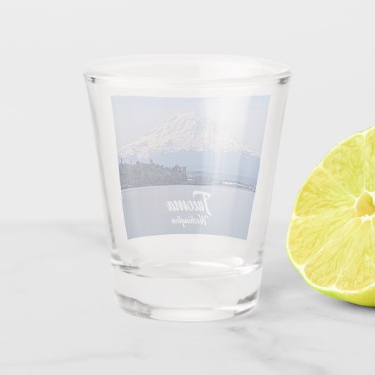 ワシントン州タコマの山レイニアとピュージェット・サウンド ショットグラス (裏面)