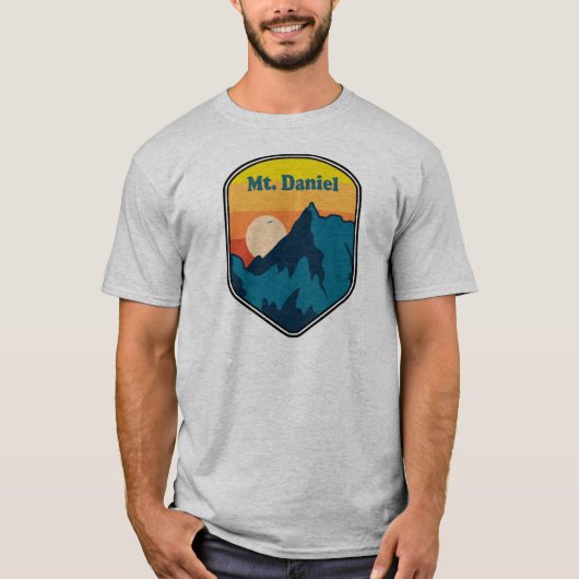 ワシントン州ダニエル山の日の出 Tシャツ (正面)
